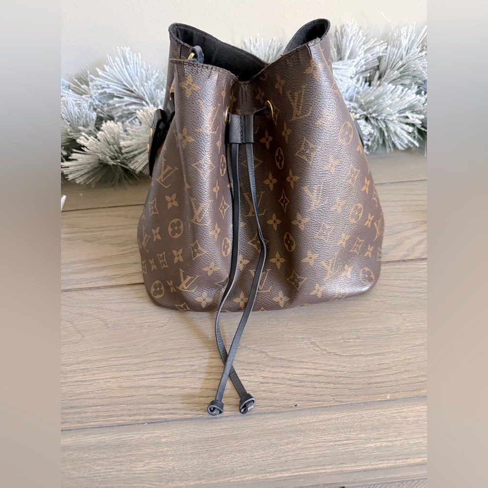 Monogram Canvas NeoNoe MM MI5109